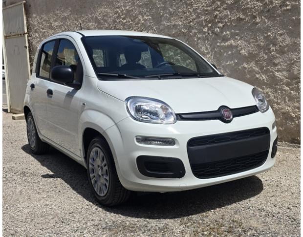 FIAT Panda-1.0-70CV-HYBRID-KM-ZERO