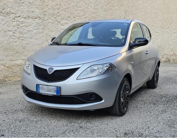 Lancia YPSILON-GOLD-1.3MJT-95CV