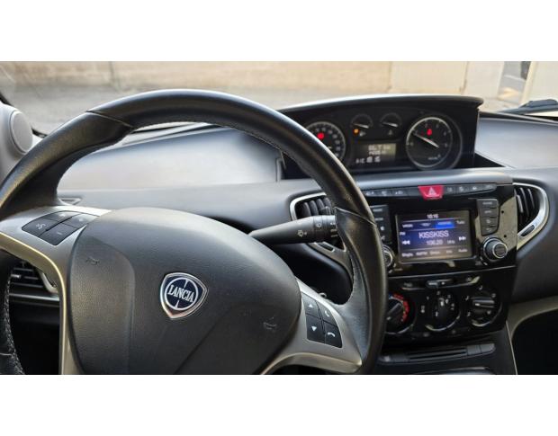 Lancia YPSILON-GOLD-1.3MJT-95CV
