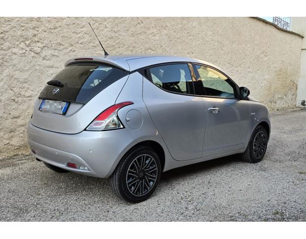 Lancia YPSILON-GOLD-1.3MJT-95CV